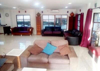 5 bedrooms house for rent at Central Park 4