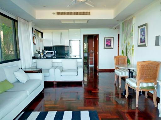 Lovely 3 bedrooms beachfront Condo for sale