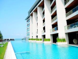 2 bedroom sea view condo for sale at Ananya Wongamat Beach