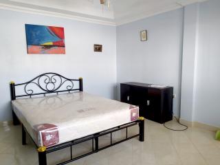 2 Bedrooms Condo for Sale or rent on Pratumnak