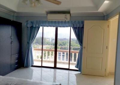 2 Bedrooms Condo for Sale or rent on Pratumnak