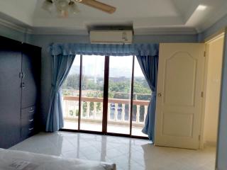 2 Bedrooms Condo for Sale or rent on Pratumnak