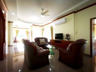 Private House for sale and rent Huay Yai