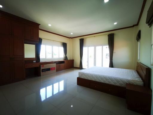 Private House for sale and rent Huay Yai