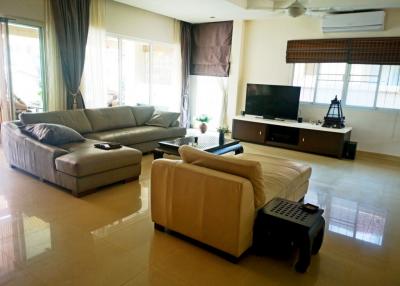 Pool Villa for Sale at View Point Village, Jomtien