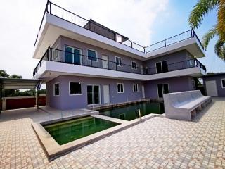 2 Storey House for sale at Phoenix Golf Course