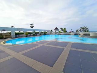 Sea view condo for sale at Jomtien Plaza Condotel