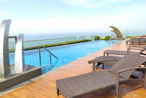 Sea View Condo for sale on Pratumnak Hill