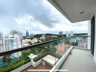 Sea View Condo for sale on Pratumnak Hill