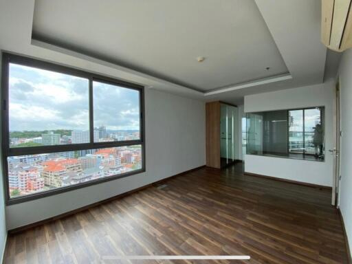 Sea View Condo for sale on Pratumnak Hill