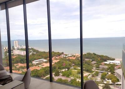 Luxury sea view condo for sale on Pratumnak Hill