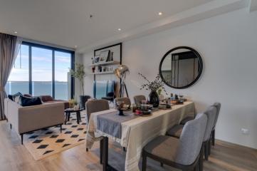 Luxury sea view condo for sale on Pratumnak Hill