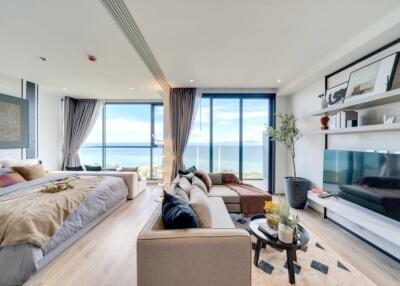 Luxury sea view condo for sale on Pratumnak Hill