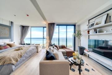 Luxury sea view condo for sale on Pratumnak Hill