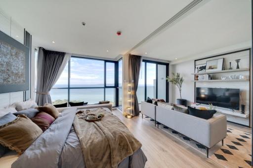 Luxury sea view condo for sale on Pratumnak Hill