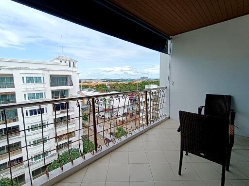 Pool View condo For Sale Near Jomtien Beach