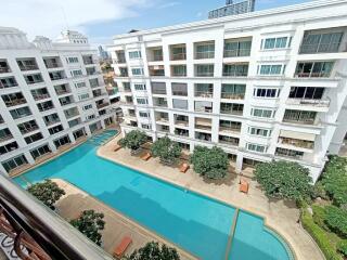 Pool View condo For Sale Near Jomtien Beach