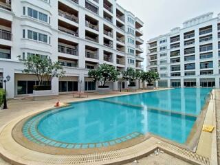 Pool View condo For Sale Near Jomtien Beach