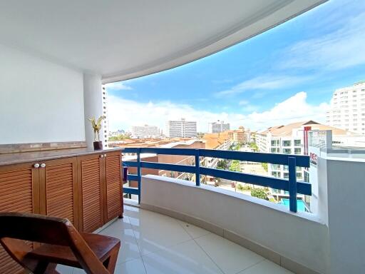 3bedrooms for sale at Jomtien Plaza condotel