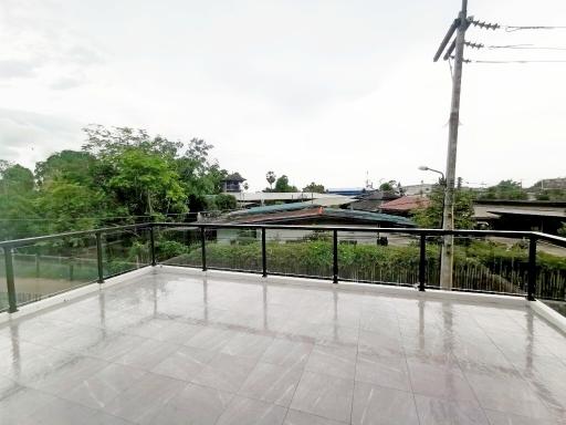 Single House For Sale in Huay Yai