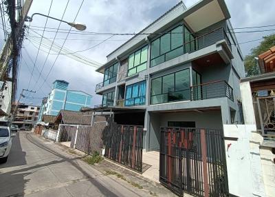 Townhome for sale in Naklua