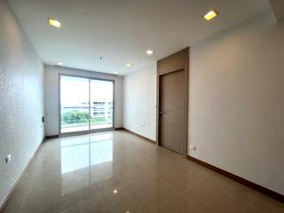 Sea view condo in The Palm Wong Amat for sale