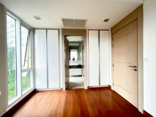 Sea view condo in The Palm Wong Amat for sale