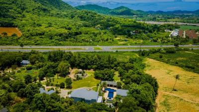 Country Estate for Sale in Bang Saray