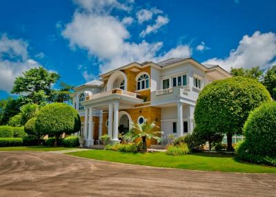 Country Estate for Sale in Bang Saray