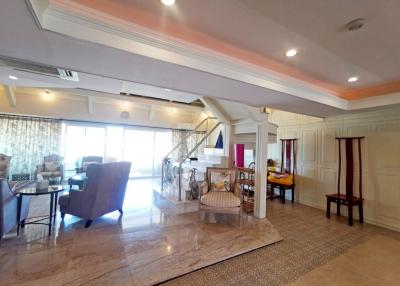 Luxury Penthouse Condo For Sale Near Jomtien Beach