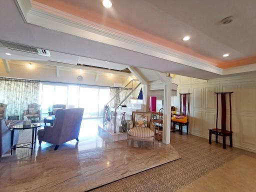 Luxury Penthouse Condo For Sale Near Jomtien Beach