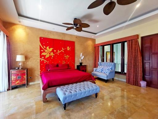 Luxury Penthouse Condo For Sale Near Jomtien Beach