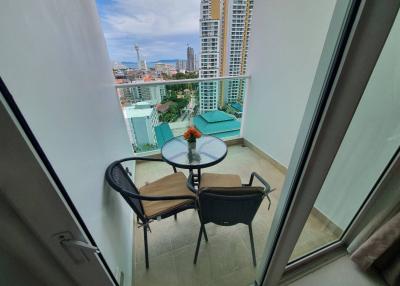 Luxury 1 bedroom condo for sale at Cosy Beach View Condominium