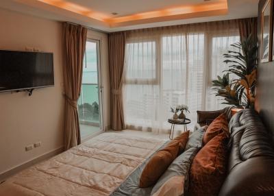 2 Bedrooms Condo for Sale on Pratumnak Hill