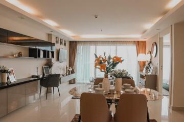 2 Bedrooms Condo for Sale on Pratumnak Hill