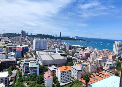 2Bedrooms Condo In Central Pattaya for sale or rent