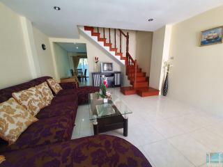 Townhouse 2 Bedroom for sale on Pratamnak Hill