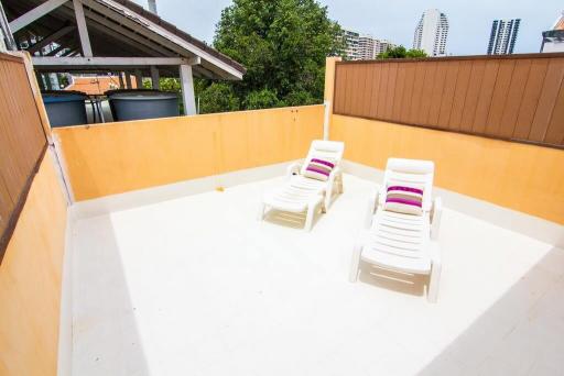 Townhouse 2 Bedroom for sale on Pratamnak Hill