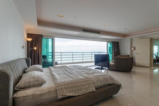 Large 2 bedrooms with an office and parking space for sale View Talay 7