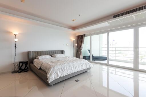 Large 2 bedrooms with an office and parking space for sale View Talay 7