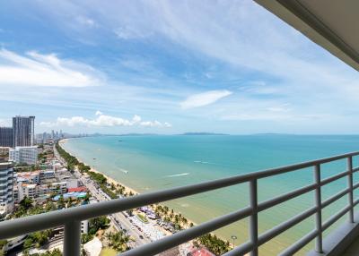 Large 2 bedrooms with an office and parking space for sale View Talay 7