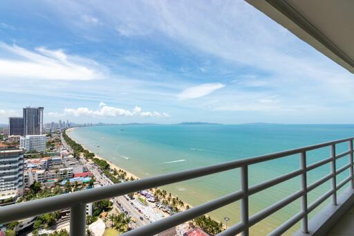 Large 2 bedrooms with an office and parking space for sale View Talay 7