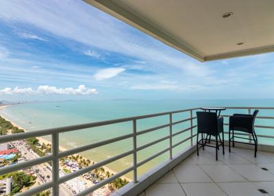 Large 2 bedrooms with an office and parking space for sale View Talay 7