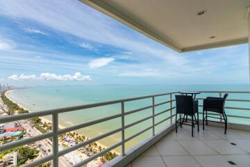 Large 2 bedrooms with an office and parking space for sale View Talay 7