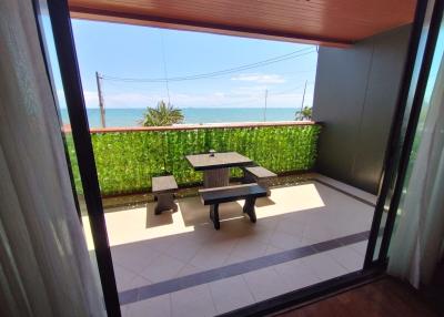 Sea view condo for sale at Viewtalay Sands Condo