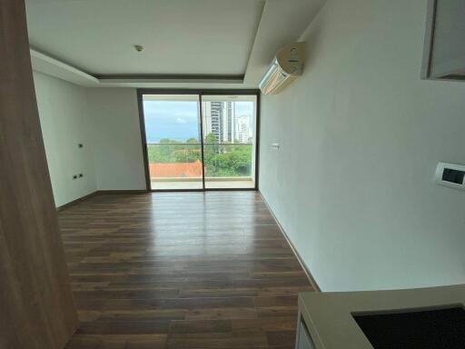 Studio Condo facing Pool view for Sale at Pratamnak