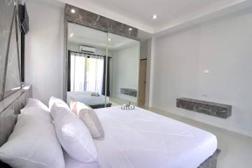 Modern Pool Villa for Sale at Huayyai Pattaya