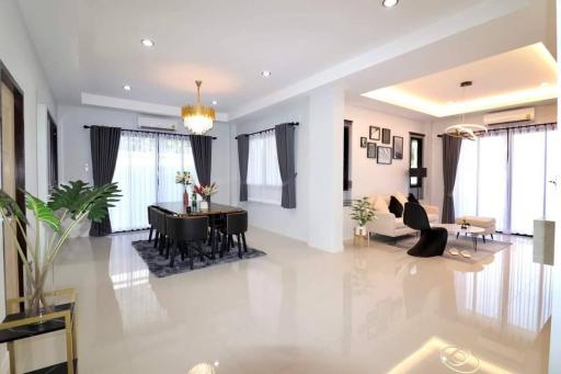 Modern Pool Villa for Sale at Huayyai Pattaya