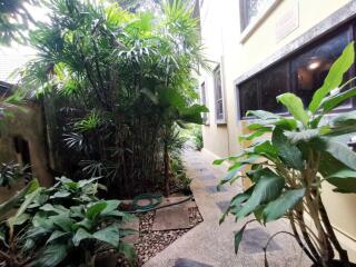 Stunning Thabali Village House for Sale At Jomtien