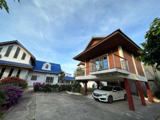 4 Bedrooms House For Sale in East Pattaya